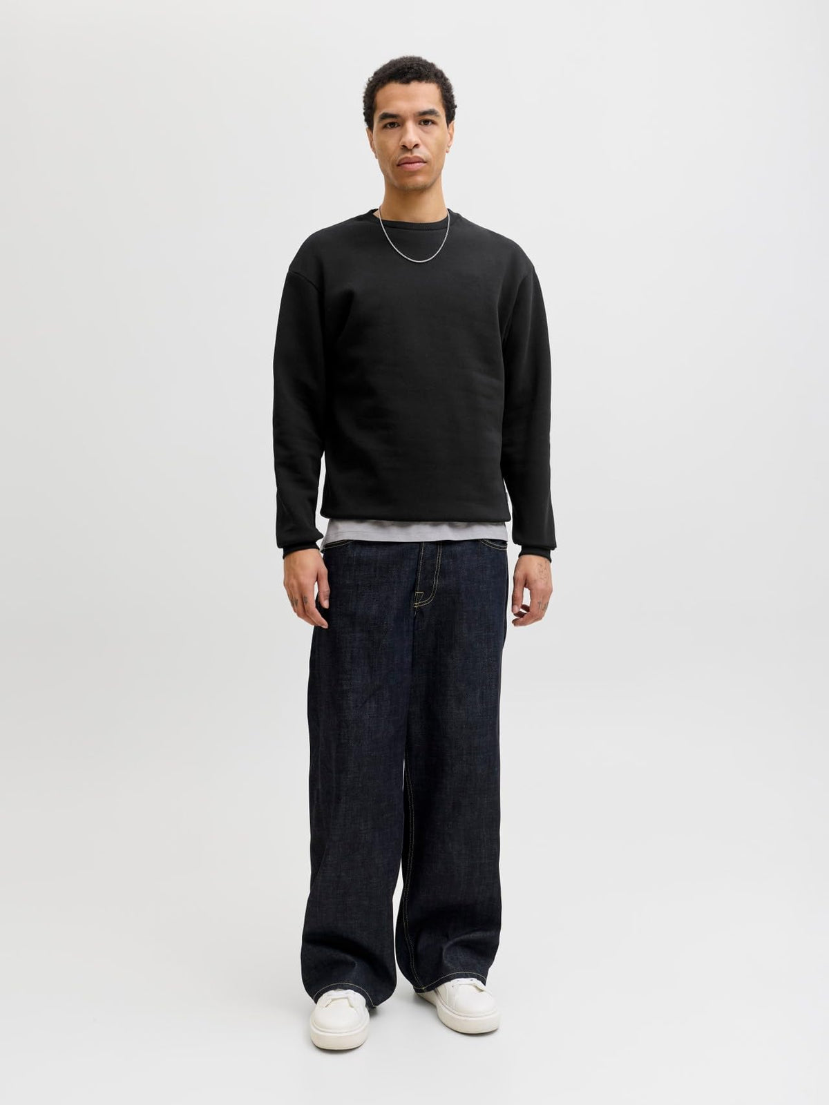 JACK & JONES Male Sweatshirt mit Rundhals Einfarbig Sweatshirt mit Rundhals